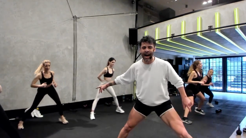 KALÇA & BACAK: Popoma Dokunmayın, O Çok Yandı